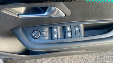 Peugeot 208 1.2 PureTech 100 Allure Premium + 5dr Petrol Hatchback